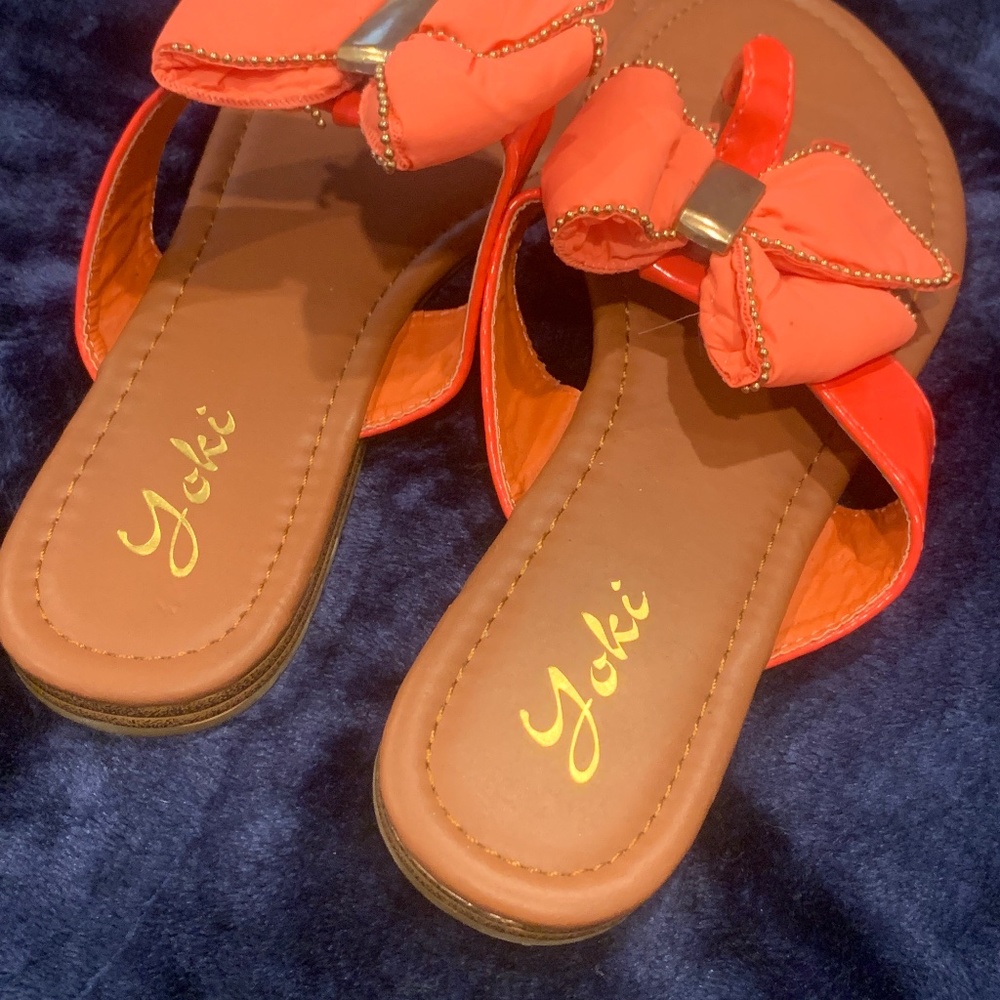 Yoki sandals
